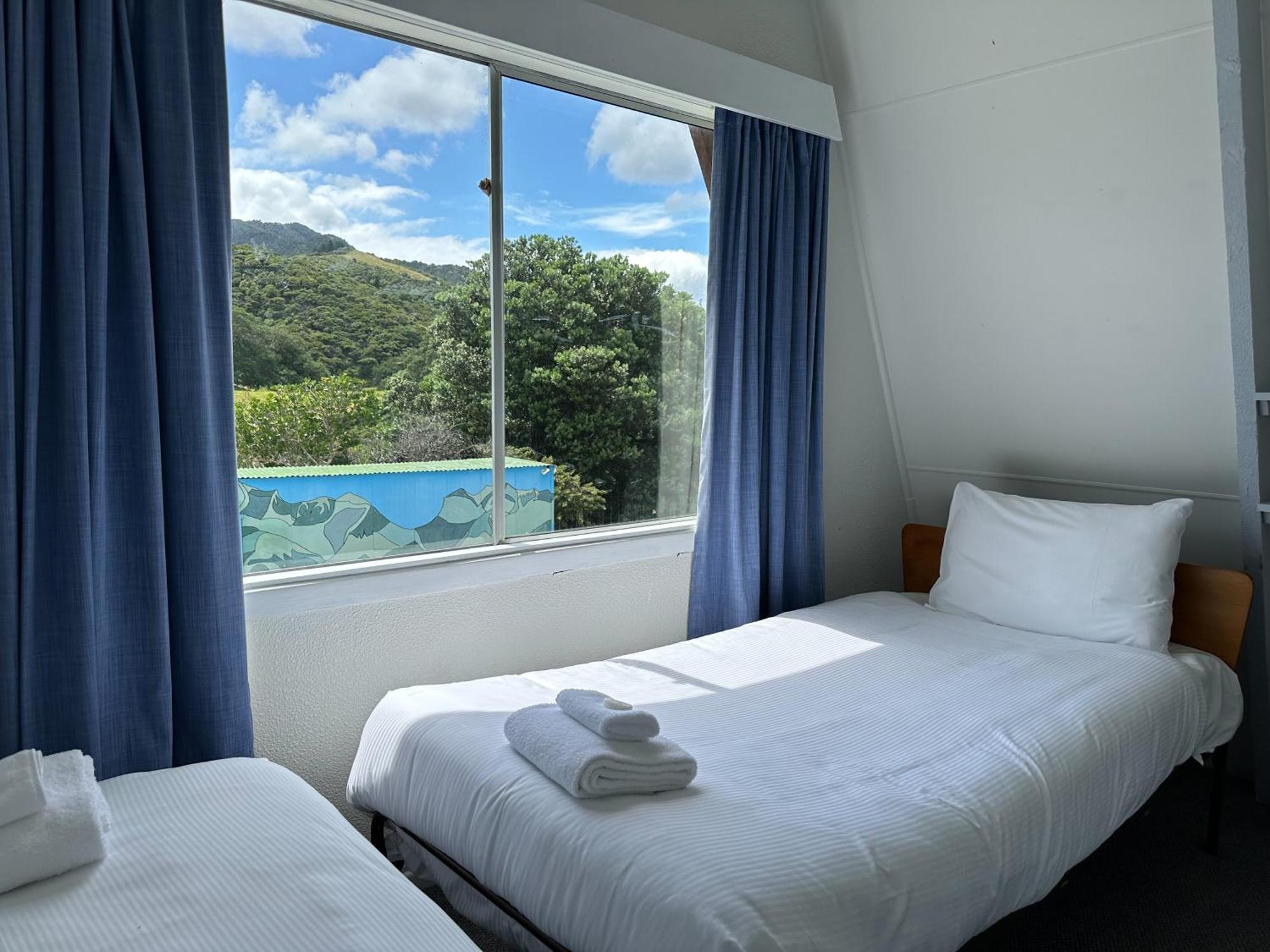 Pohutukawa Coastal Chalets Coromandel 객실 사진
